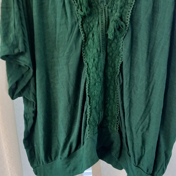 Torrid 2 Deep Green V-Neck Dolman Top with Emroidery Lace Detail - Picture 4 of 6